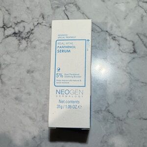 Real Hyal Panthenol Serum - White